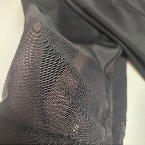 Athleta Black Mesh Sonar Compression Capri Running/Workout leggings M - Picture 9 of 11